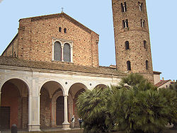 Esterno della Basilica Sant'Apollinare Nuovo - Ravenna